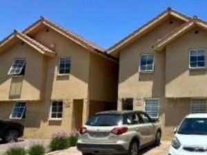 Casa En Venta En La Liguria, Huechuraba Con Jardín