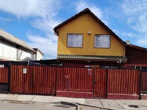 Casa de 2 pisos en venta en La Florida | Amplios espacios, estacionamiento techado