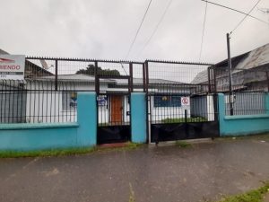Arriendo casa oficina, en calle Independencia