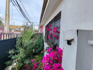 Linda Casa en Gomez Carreño de 1 Piso con 2 Estacionamientos