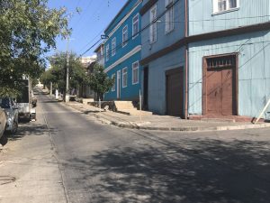 Se arrienda casa grande primer piso Cerro Baron a min del plan $650.000.-