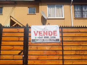 Casa Pareada De Dos Pisos En Pasaje Cerrado